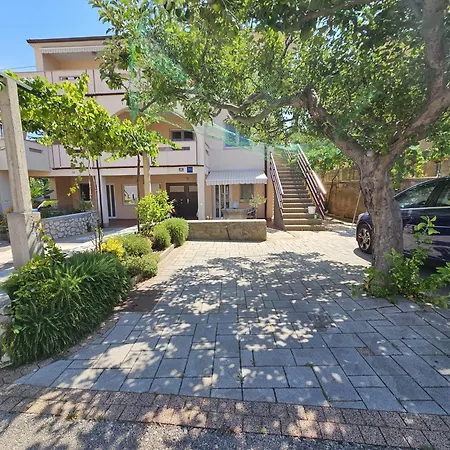 Apartment Petar